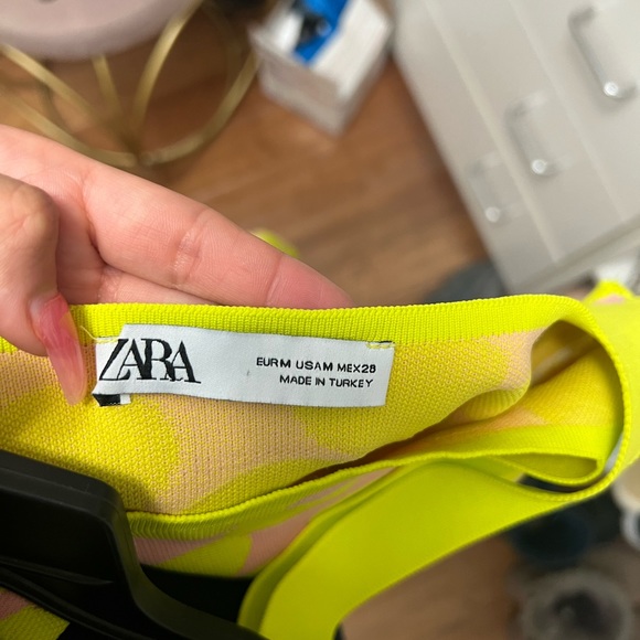 Zara dress - Picture 3 of 4